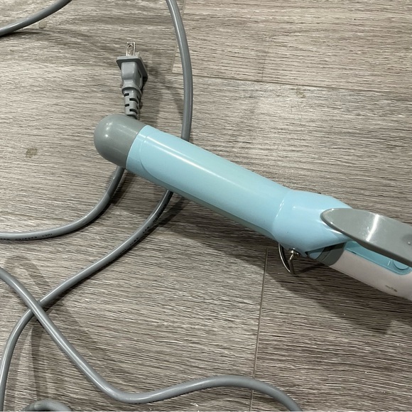 Curler about 1 inch - Picture 3 of 8